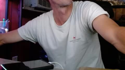 Snapshot of comic_king27 chatting on 10.08.25 Nelson or ComicKing and sometime Peachy143 online show from 10.08.25