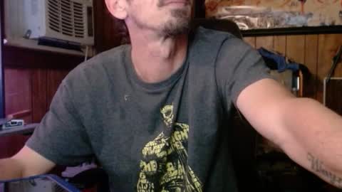 Snapshot of comic_king27 chatting on 11.26.25 Nelson or ComicKing and sometime Peachy143 online show from 11.26.25