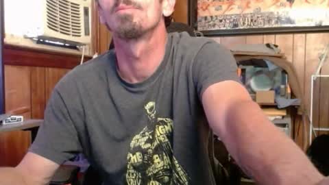 Snapshot of comic_king27 chatting on 11.26.25 Nelson or ComicKing and sometime Peachy143 online show from 11.26.25