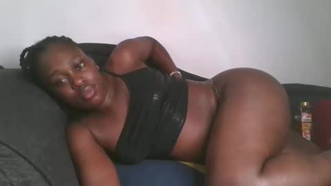 Snapshot of comicalcara chatting on 02.13.25 Cara online show from 02.13.25