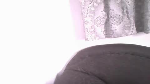 Snapshot of comicalcara chatting on 03.10.25 Cara online show from 03.10.25