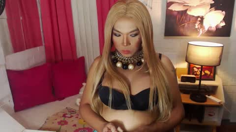 Snapshot of commanderofsexx chatting on 12.22.24 QUEEN SABRINA online show from 12.22.24