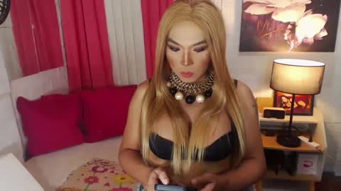 Snapshot of commanderofsexx chatting on 12.24.24 QUEEN SABRINA online show from 12.24.24