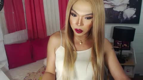 Snapshot of commanderofsexx chatting on 01.02.25 QUEEN SABRINA online show from 01.02.25