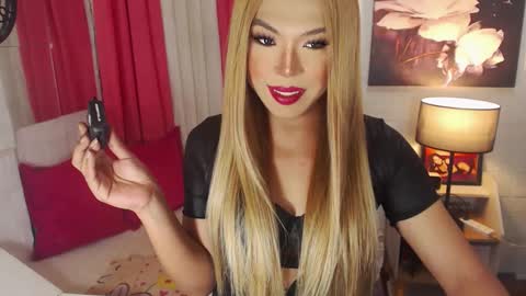 Snapshot of commanderofsexx chatting on 01.04.25 QUEEN SABRINA online show from 01.04.25