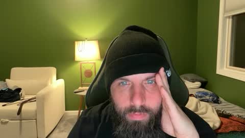 Snapshot of concentralized chatting on 12.05.25 Matt online show from 12.05.25