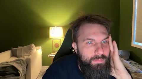 Snapshot of concentralized chatting on 12.14.25 Matt online show from 12.14.25