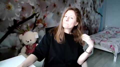 Snapshot of connie_daw chatting on 12.11.24 Connie Daw online show from 12.11.24