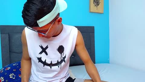 Snapshot of connor_garrett chatting on 12.12.24 Connor online show from 12.12.24