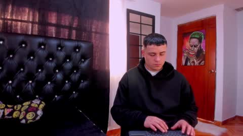 Snapshot of connorsmith_26 chatting on 12.12.24 Connor Smith online show from 12.12.24