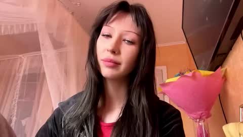 Snapshot of consuelofluellen chatting on 03.25.26 Margriet online show from 03.25.26