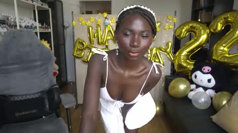 Snapshot of conymegan chatting on 09.12.25 Carola  independent model online show from 09.12.25