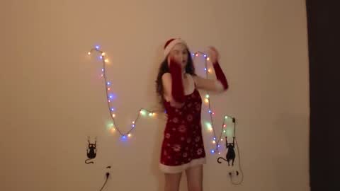 Snapshot of coolamber chatting on 12.23.25 Amber online show from 12.23.25