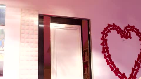 Ginger The Cringer online show from 11.20.25