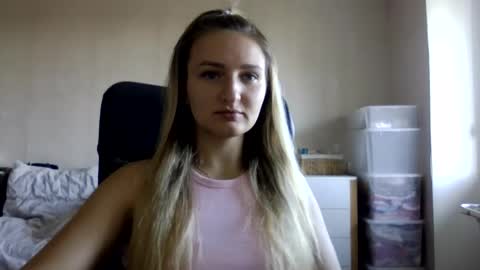 Snapshot of cora_fora chatting on 09.21.25 cora_fora online show from 09.21.25