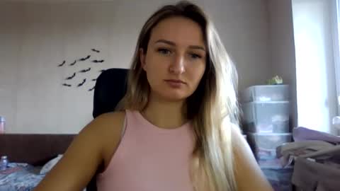 Snapshot of cora_fora chatting on 09.29.25 cora_fora online show from 09.29.25