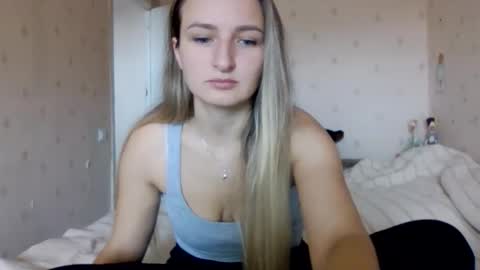 Snapshot of cora_fora chatting on 10.22.25 cora_fora online show from 10.22.25