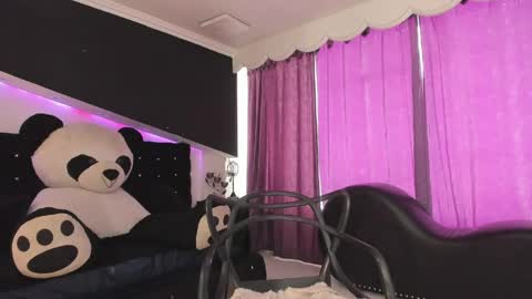 Snapshot of coral_gibson chatting on 05.15.26 Coral online show from 05.15.26