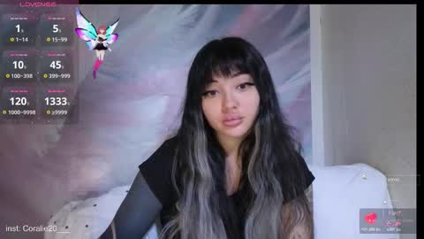 Snapshot of coralie20 chatting on 11.25.25 coralie20 online show from 11.25.25