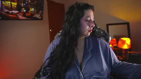 Snapshot of coraline_latin chatting on 10.30.25 Coraline online show from 10.30.25