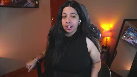 Snapshot of coraline_latin chatting on 11.23.25 Coraline online show from 11.23.25