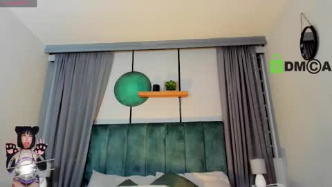 Coral Stefani online show from 11.29.25