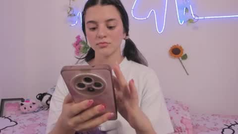 Coraline uwu     Bienvenidos al dulce mundo de Coraline    Hola amores soy Coraline  Una chica  tierna juguetona online show from 07.14.26