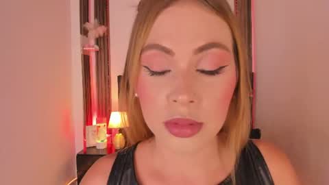 Coral Smith online show from 08.02.26
