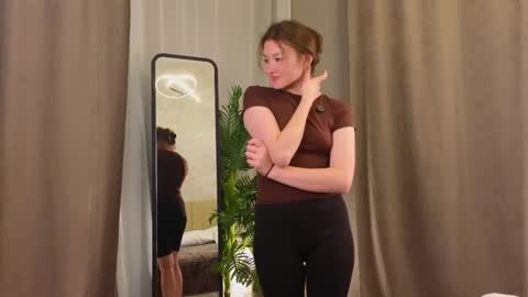 Leya online show from 10.12.25