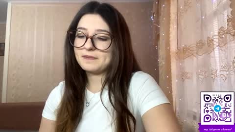 Elisheva online show from 04.14.26