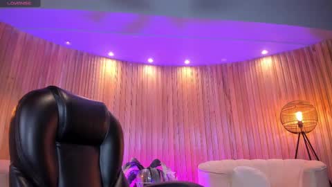 Corinne Russo online show from 03.08.25