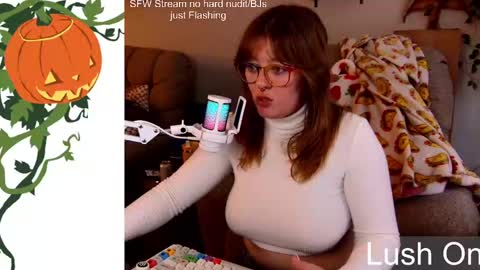 Snapshot of cornchloestar chatting on 10.26.25 cornchloestar online show from 10.26.25