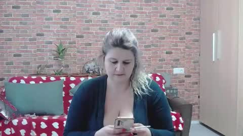 Snapshot of corymilf chatting on 03.04.25 Elisa online show from 03.04.25