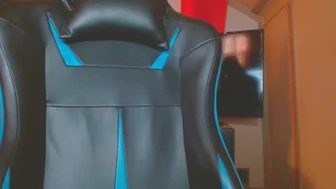 Snapshot of cosmicjones88 chatting on 01.20.25 cosmicjones88 online show from 01.20.25