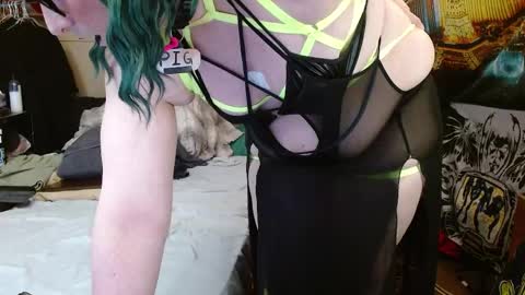 Snapshot of cosmicjones88 chatting on 05.19.26 cosmicjones88 online show from 05.19.26