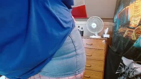 Snapshot of cosmicjones88 chatting on 06.18.26 cosmicjones88 online show from 06.18.26
