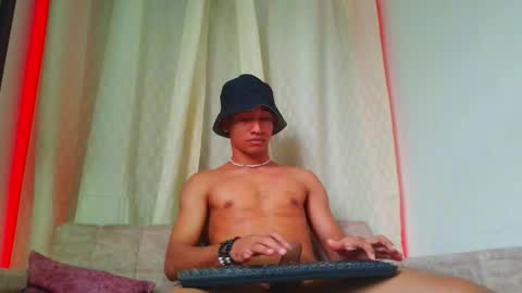 couple_hot_xxxz online show from 03.20.26