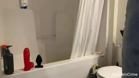 Snapshot of coupleincrime chatting on 12.11.24 coupleincrime online show from 12.11.24