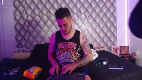 Snapshot of couplelatin17xxx chatting on 03.22.26 Couplelatin online show from 03.22.26