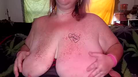 Snapshot of courdles chatting on 02.11.25 courdles online show from 02.11.25