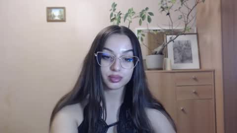 Courtney online show from 02.11.25