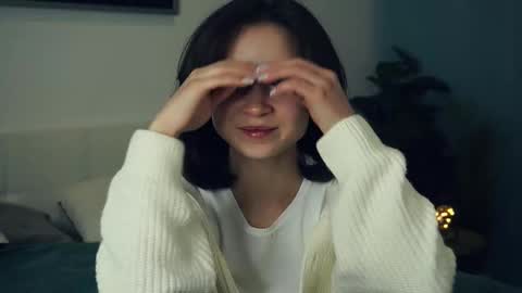 Snapshot of coventinaashfield chatting on 01.28.25 Yui online show from 01.28.25