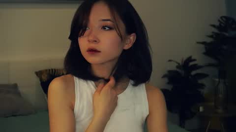 Yui online show from 02.13.25