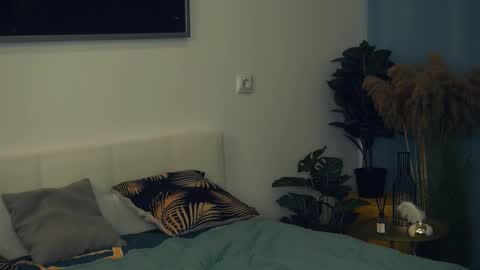 Snapshot of coventinaashfield chatting on 02.27.25 Yui online show from 02.27.25