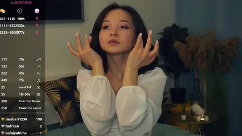 Snapshot of coventinaashfield chatting on 03.01.25 Yui online show from 03.01.25