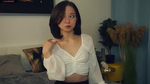 Snapshot of coventinaashfield chatting on 03.06.25 Yui online show from 03.06.25