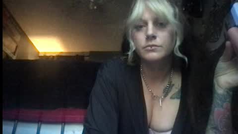 Snapshot of cowgirlcaitlin chatting on 12.13.25 Bayleecaitlin online show from 12.13.25