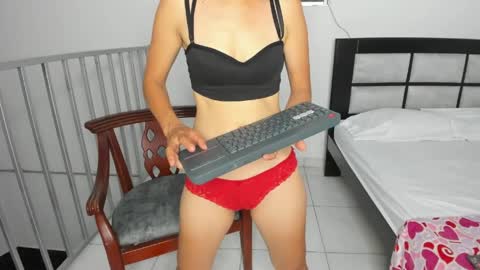Snapshot of cowmarce chatting on 05.05.26 Marce Online 1pm - 7pm gmt-5 online show from 05.05.26