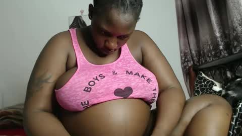 Snapshot of cozy_dion chatting on 01.06.26 Erykah online show from 01.06.26