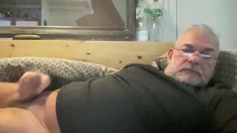 crapaud75018 online show from 11.19.25